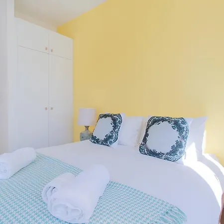 Apartment Sweet - Gloria