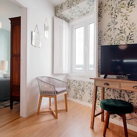 Apartment Sweet - Gloria *