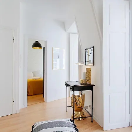 Apartment Sweet - Gloria